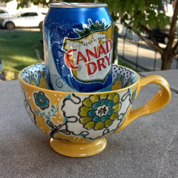 ANTHROPOLOGIE Elka Ayaka Oversized MUG Yellow Floral Twisted Handl Pedes… - Picture 13 of 13